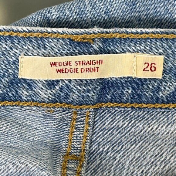 Levi's Wedgie Straight Raw Hem Jeans Light Wash - Picture 5 of 16